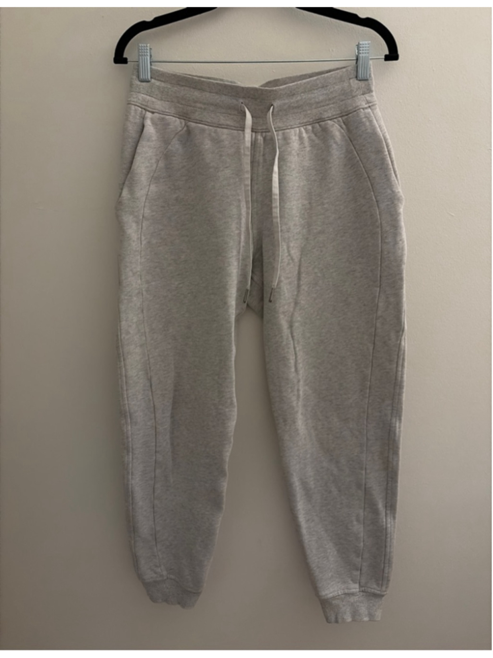 Women's Lululemon Gray scuba Joggers Size 6